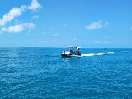 Не нужны ни сайты, ни приложения. 