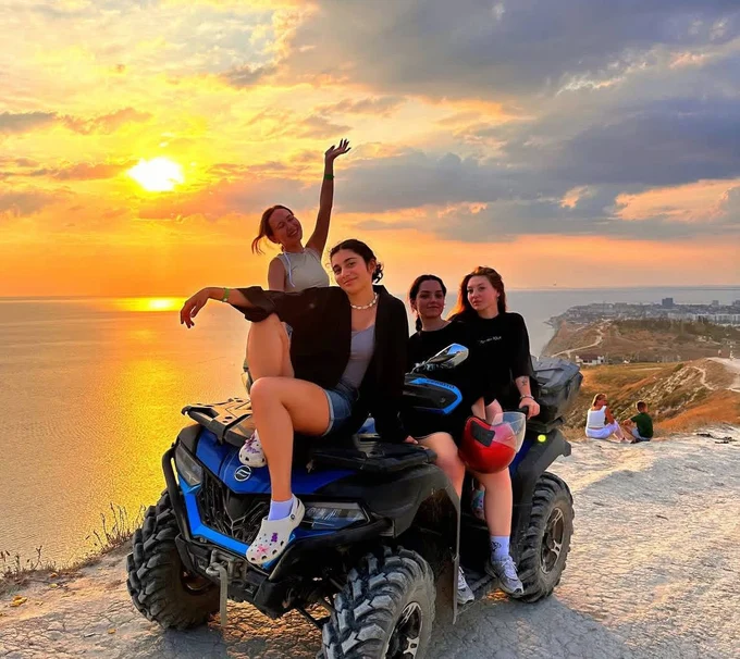 Присоединяйся к нам и
ВМЕСТЕ мы свернем горы 😉